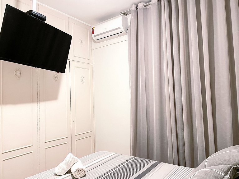 Garage - Washer and dryer - Full apartment - #803