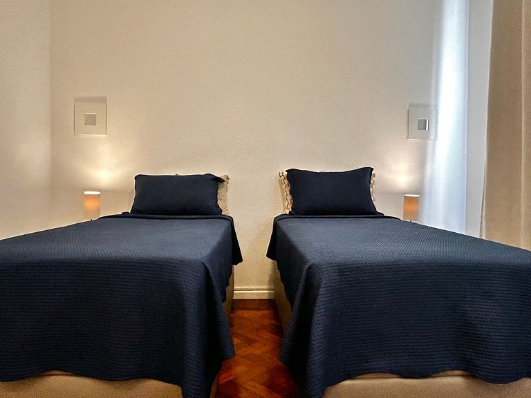 Atlantic Avenue, 2 bedrooms, Air Conditioning