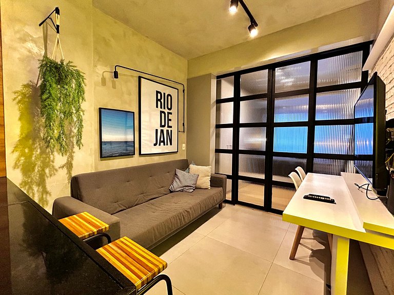 TIR32 #115- Soundproof window - Near the beach 50m