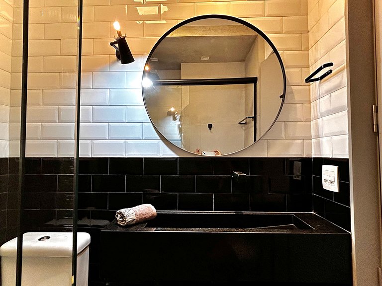 TIR32 #115- Soundproof window - Near the beach 50m