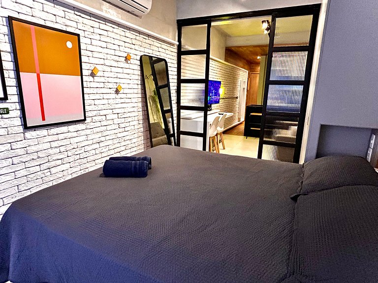 TIR32 #115- Soundproof window - Near the beach 50m