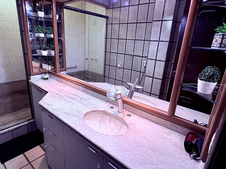 TIR34 #602 - 3qts - garagem - 3 min. praia (150m)