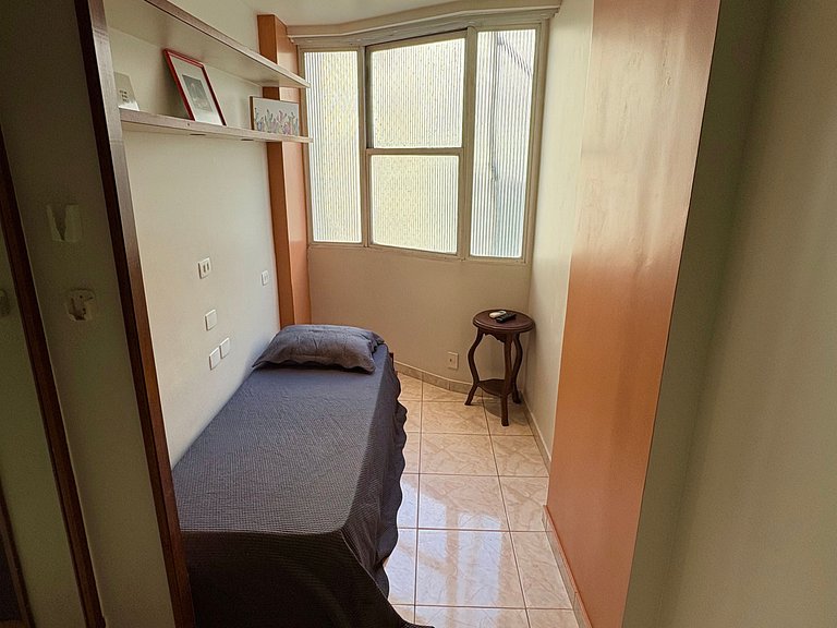 TIR34 #602 - 3qts - garagem - 3 min. praia (150m)