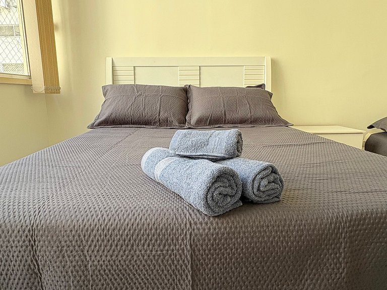 TIR34 #602 - 3qts - garagem - 3 min. praia (150m)