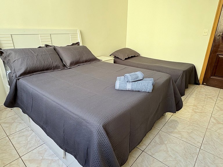 TIR34 #602 - 3qts - garagem - 3 min. praia (150m)