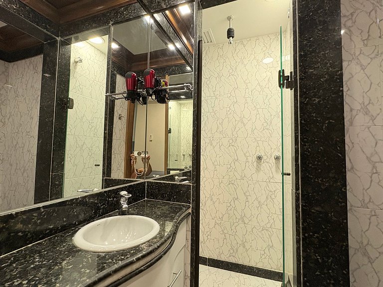 TIR34 #602 - 3qts - garagem - 3 min. praia (150m)