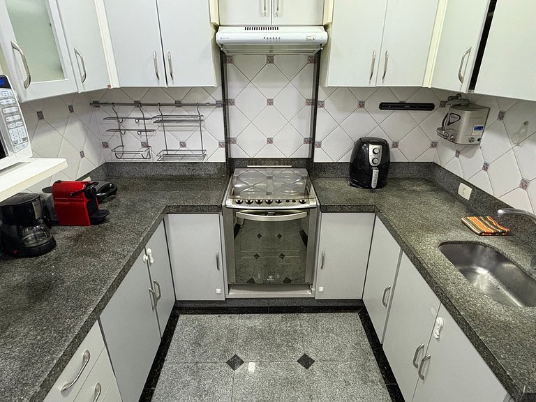 TIR34 #602 - 3qts - garagem - 3 min. praia (150m)