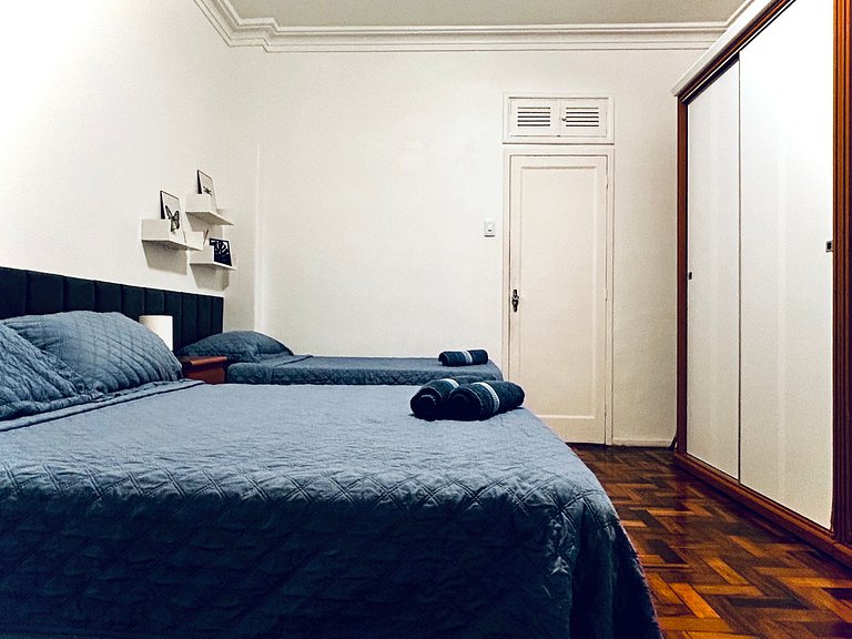 TIR08 #1003 - 50mts da praia, Rua Paula Freitas!