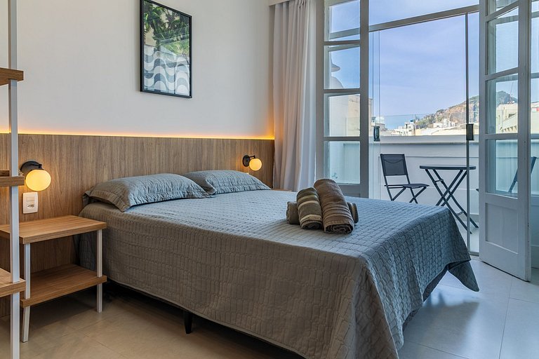 TIR36 #1104- Varanda c/ Vista Cristo e Lateral Mar