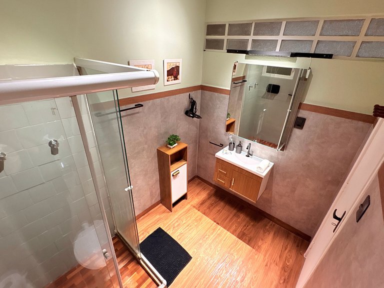 TIR37 #904 - Side View of the Beach