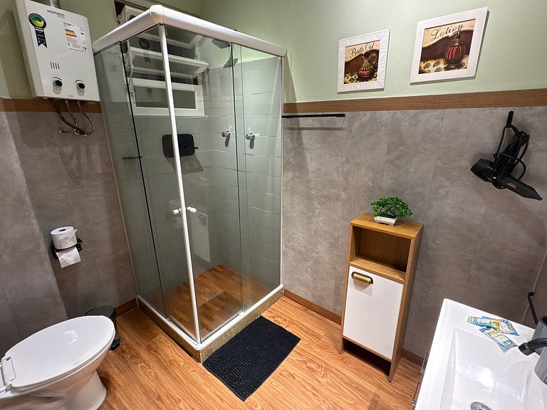 TIR37 #904 - Side View of the Beach