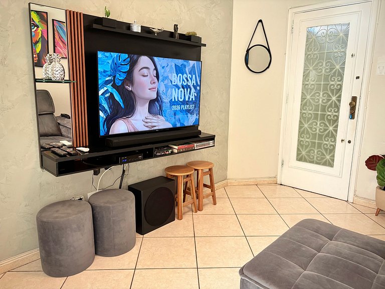 Garage - Washer and dryer - Full apartment - #803